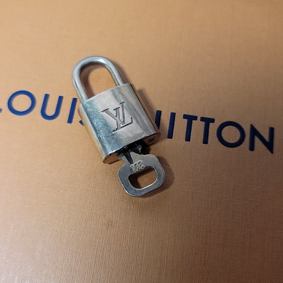 Authentic Louis Vuitton Lock & Key #301 - Picture 4 of 7